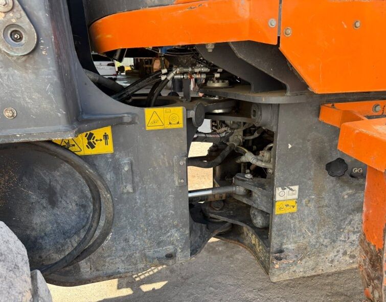 DOOSAN DL200-5 **WHEEL LOADER**